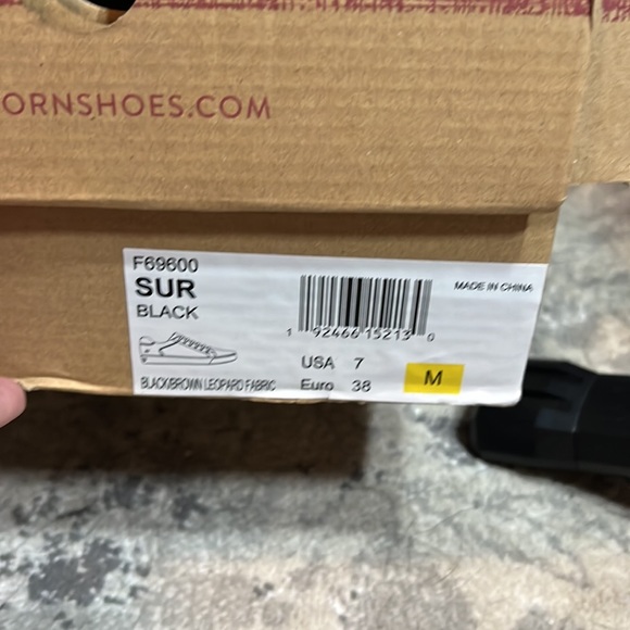 Born Sur Black/Leopard Sneaker 7 BNIB - Picture 6 of 7